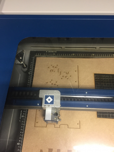 Découpeuse laser au FabLab Etoile de Télécom SudParis