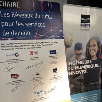 panneau des signature de la chaire Réseaux du futur